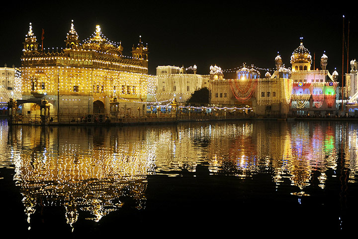 golden temple amritsar diwali. Golden Temple in Amritsar